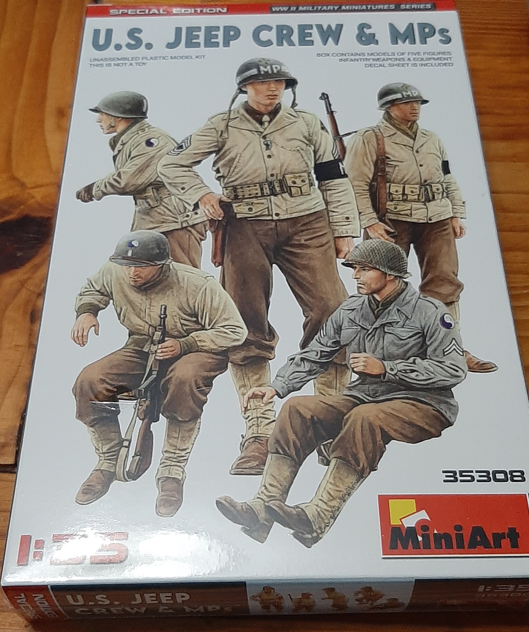 1/35 US Jeep crew & Mps